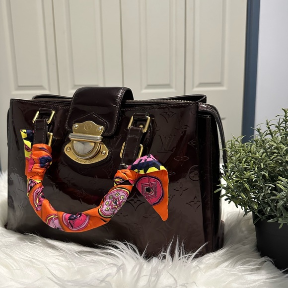 Louis Vuitton Handbags - Louis Vuitton Amaranthe in Patent Vernis Leather Melrose Avenue bag